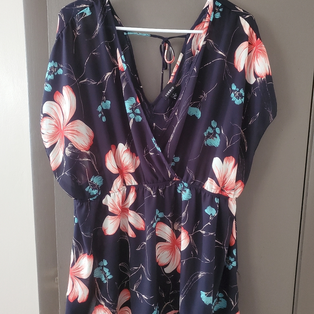 Torrid size 1 floral top